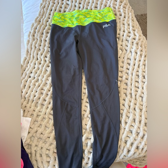 LOT of nike and under armour clothing - Picture 11 of 16